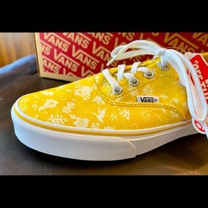 NWT Women’s Vans size 8 Doheny shoes yellow floral